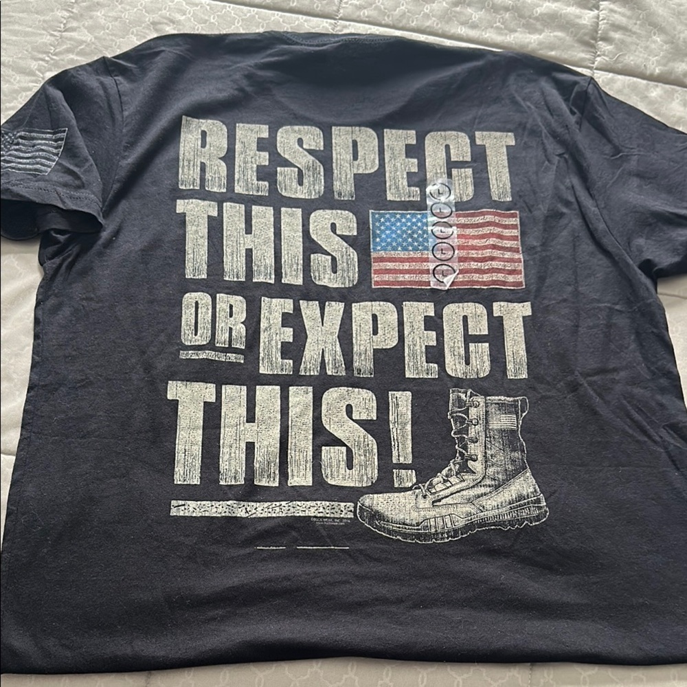 Buck Wear Graphic Tee with Patriotic Design SZ Large NWT